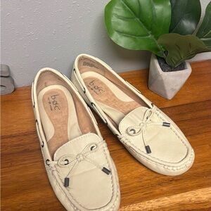 b.o.c. Women's Cream Loafers/Boat Shoez